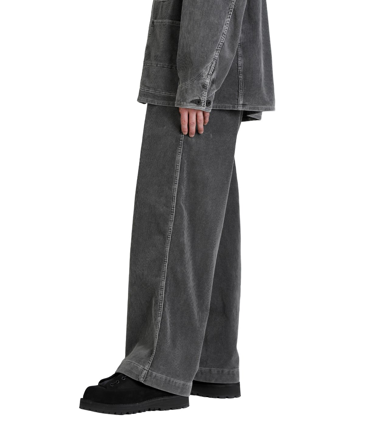 model（175cm / 60kg）B85 W75 H92 着用サイズ：M