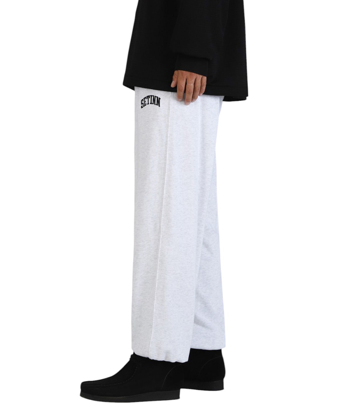 model（184cm / 63kg）B85 W80 H102 着用サイズ：L