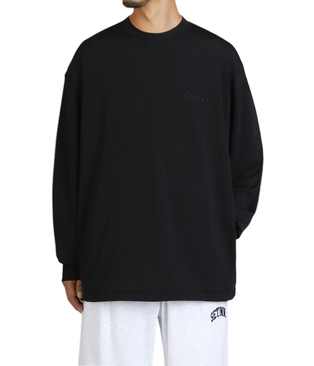 model（184cm / 63kg）B85 W80 H102 着用サイズ：L