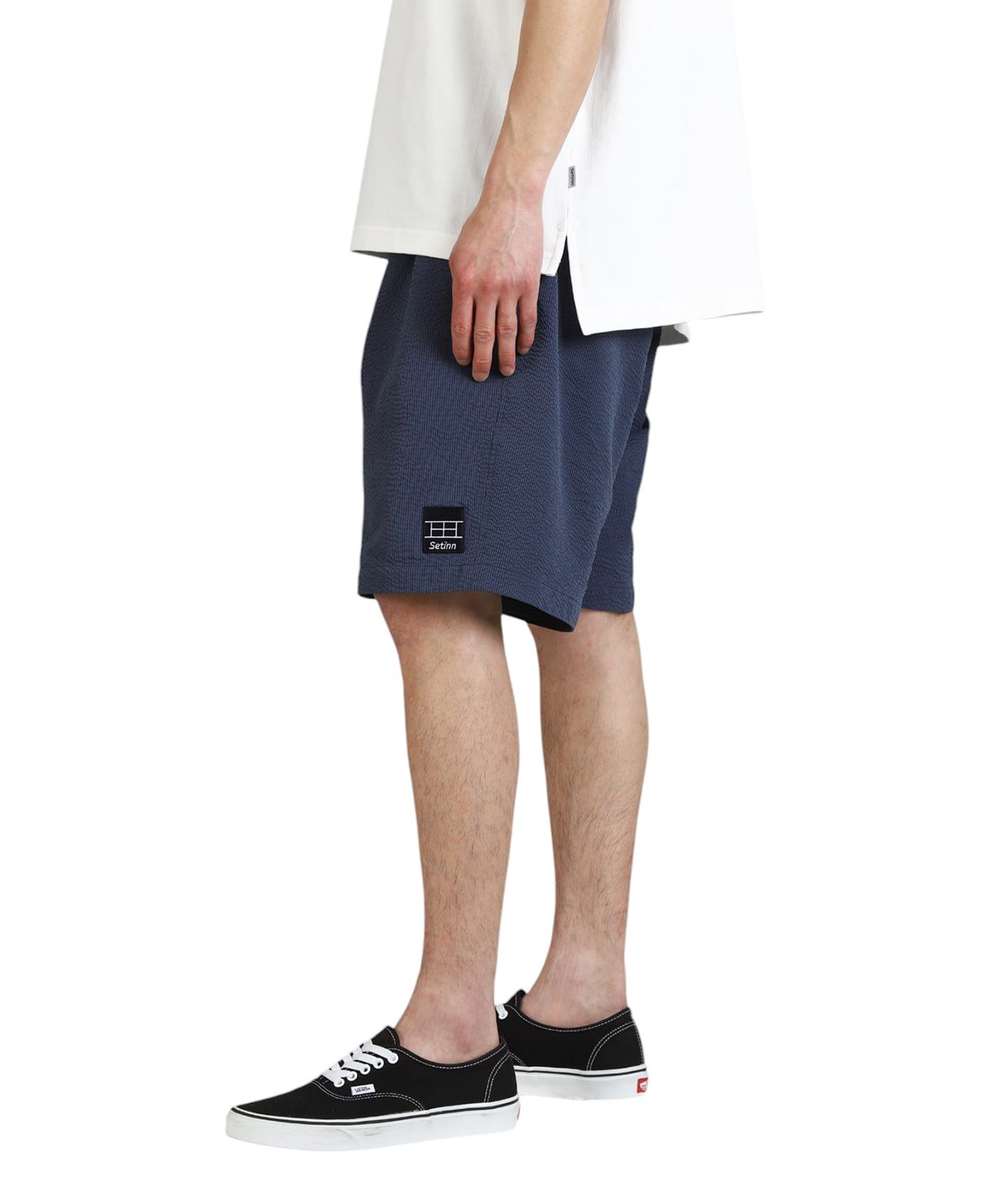 model（175cm / 60kg）B85 W75 H92 着用サイズ：M