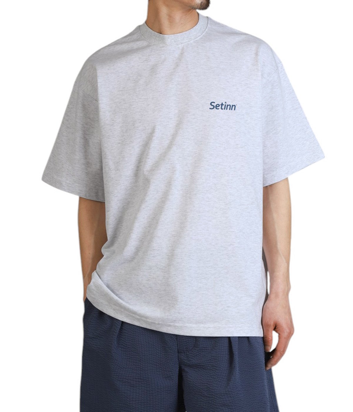 model（175cm / 60kg）B85 W75 H92 着用サイズ：M