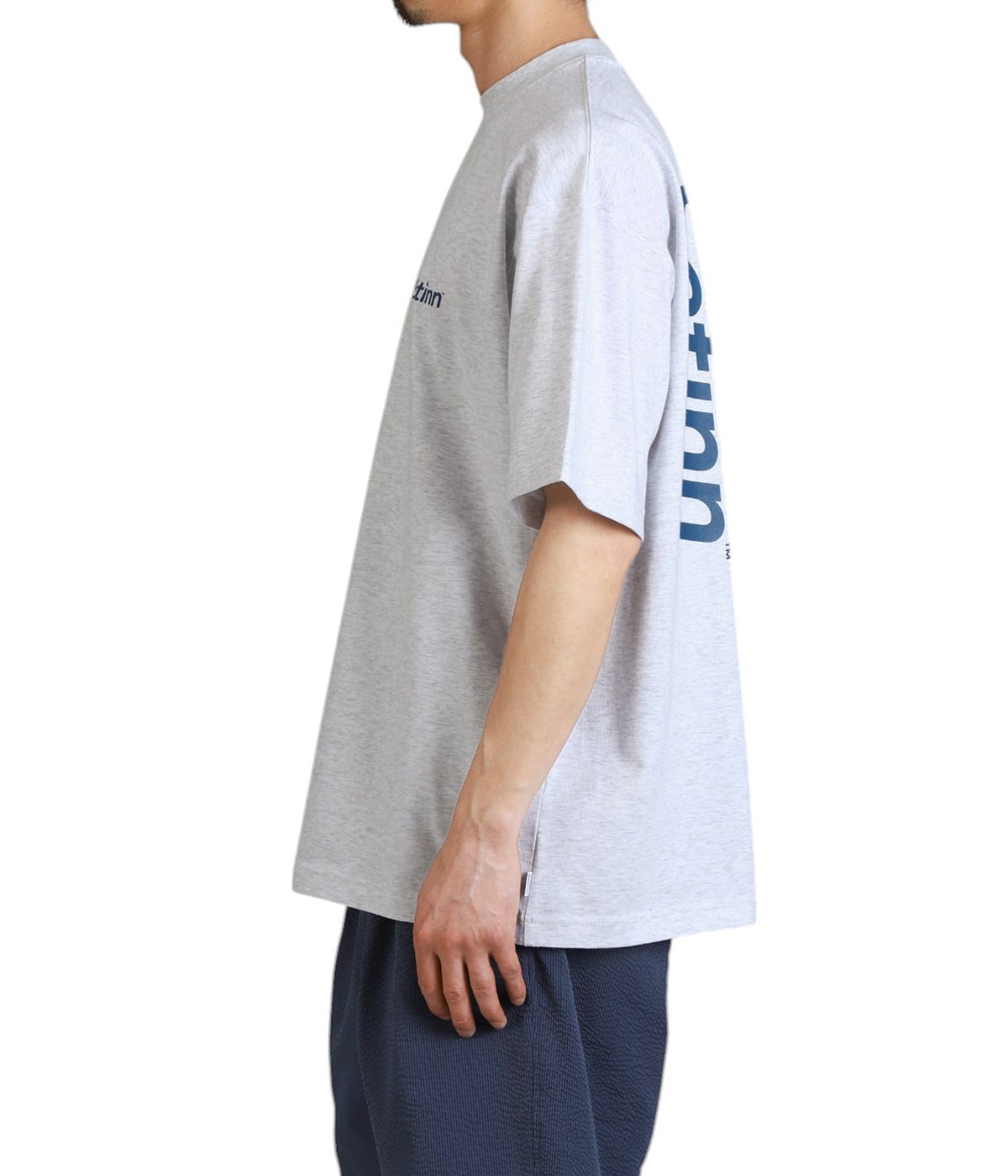 model（175cm / 60kg）B85 W75 H92 着用サイズ：M