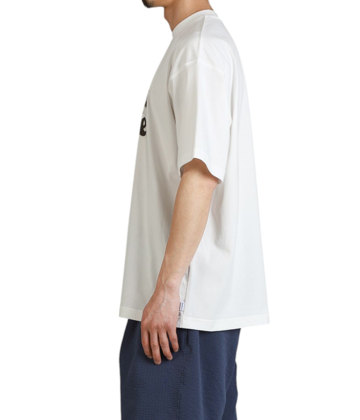 model（175cm / 60kg）B85 W75 H92 着用サイズ：M