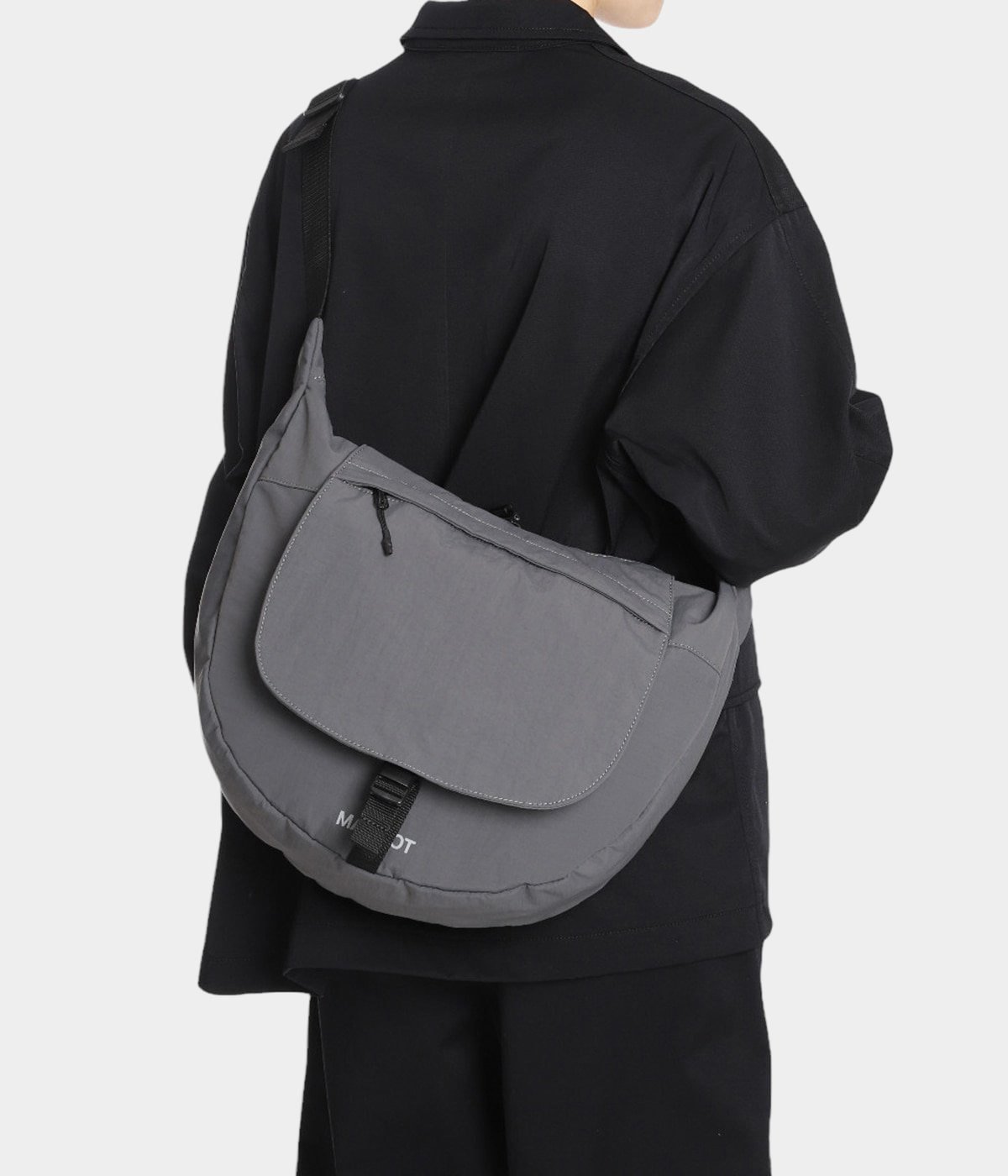ガーランド確認用MARMOT CAPITAL Sling Bag ショルダーバッグ 黒