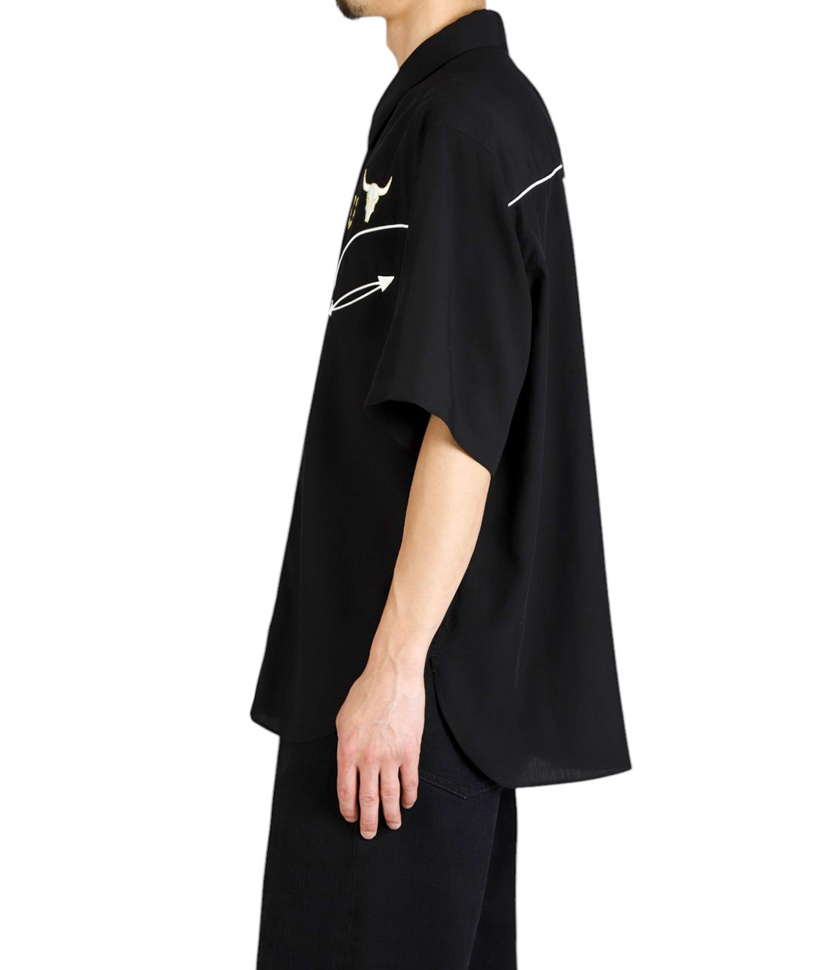 model（175cm / 60kg）B85 W75 H92 着用サイズ：L