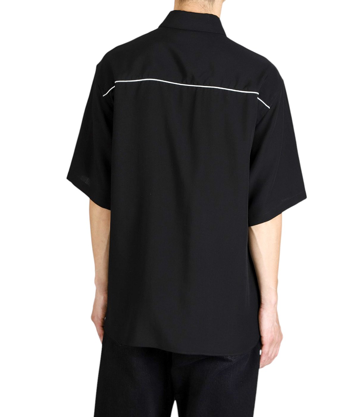 model（175cm / 60kg）B85 W75 H92 着用サイズ：L