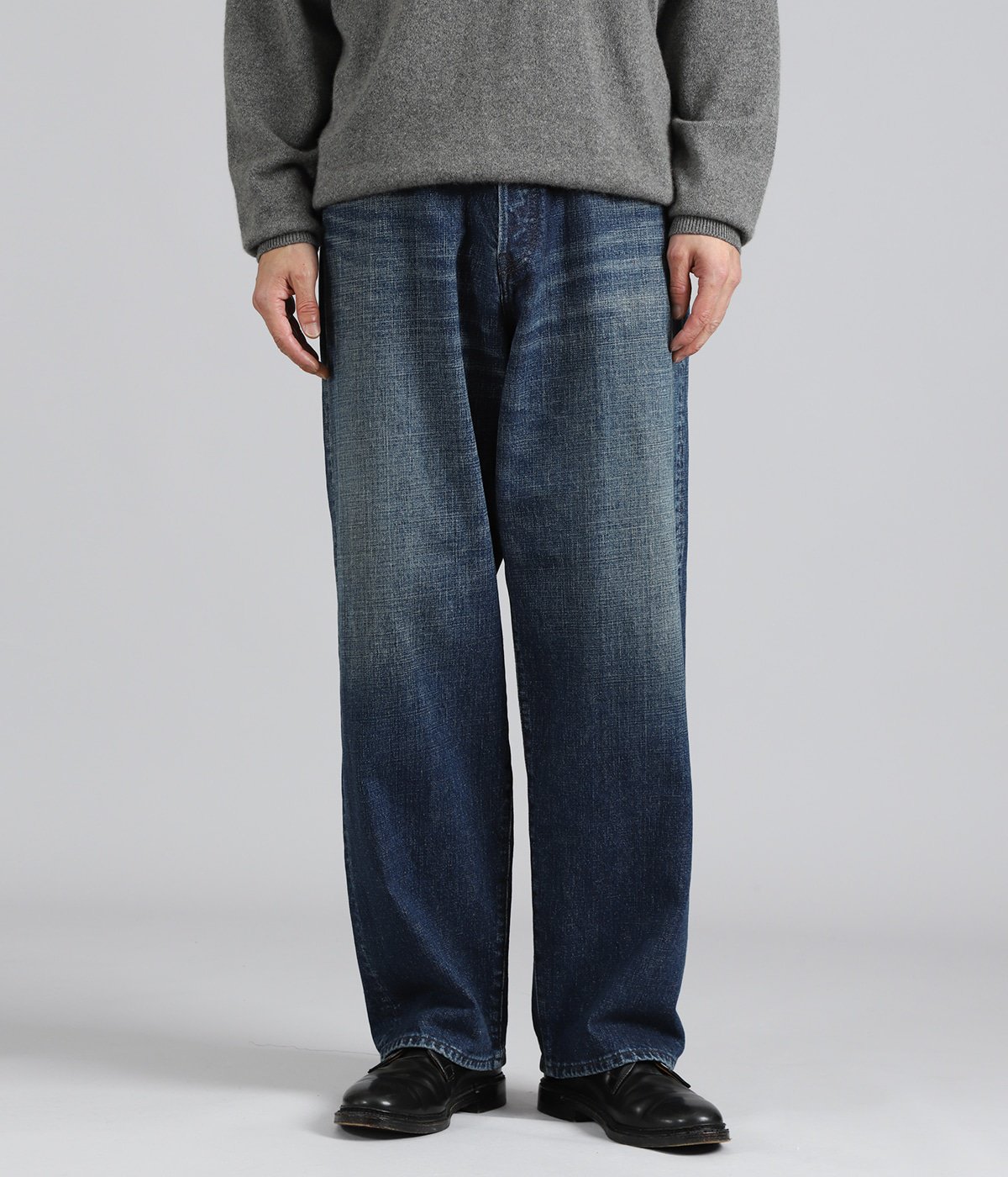 model（175cm / 60kg）B85 W75 H92 着用サイズ：3