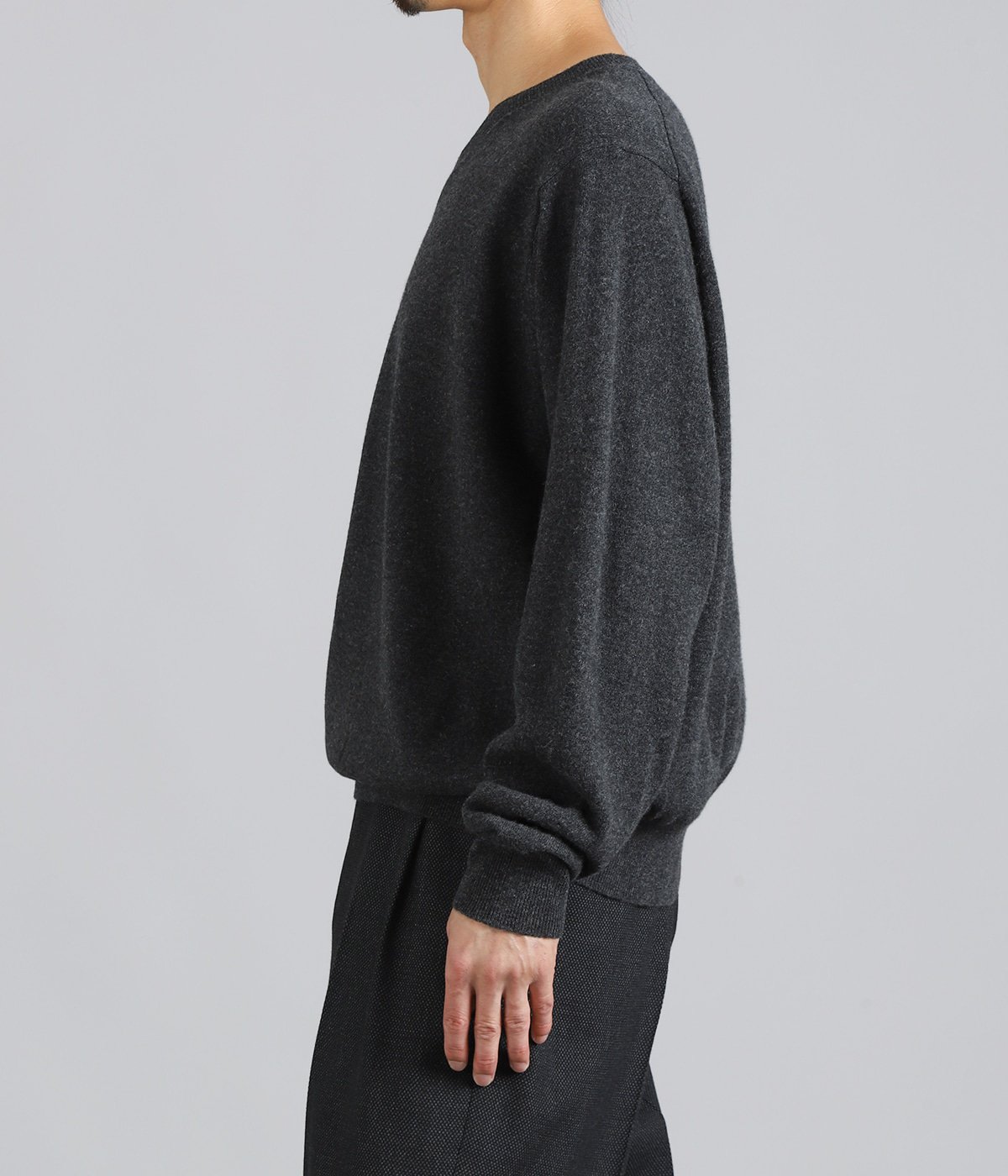 model（175cm / 60kg）B85 W75 H92 着用サイズ：1