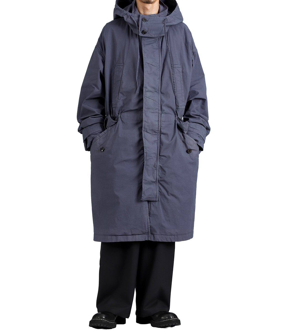 model（175cm / 60kg）B85 W75 H92 着用サイズ：S