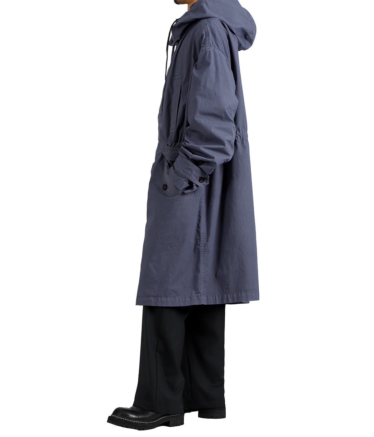 model（175cm / 60kg）B85 W75 H92 着用サイズ：S
