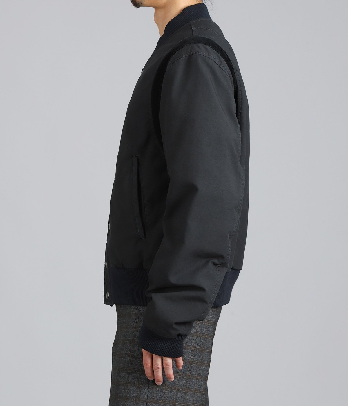 model（175cm / 60kg）B85 W75 H92 着用サイズ：S
