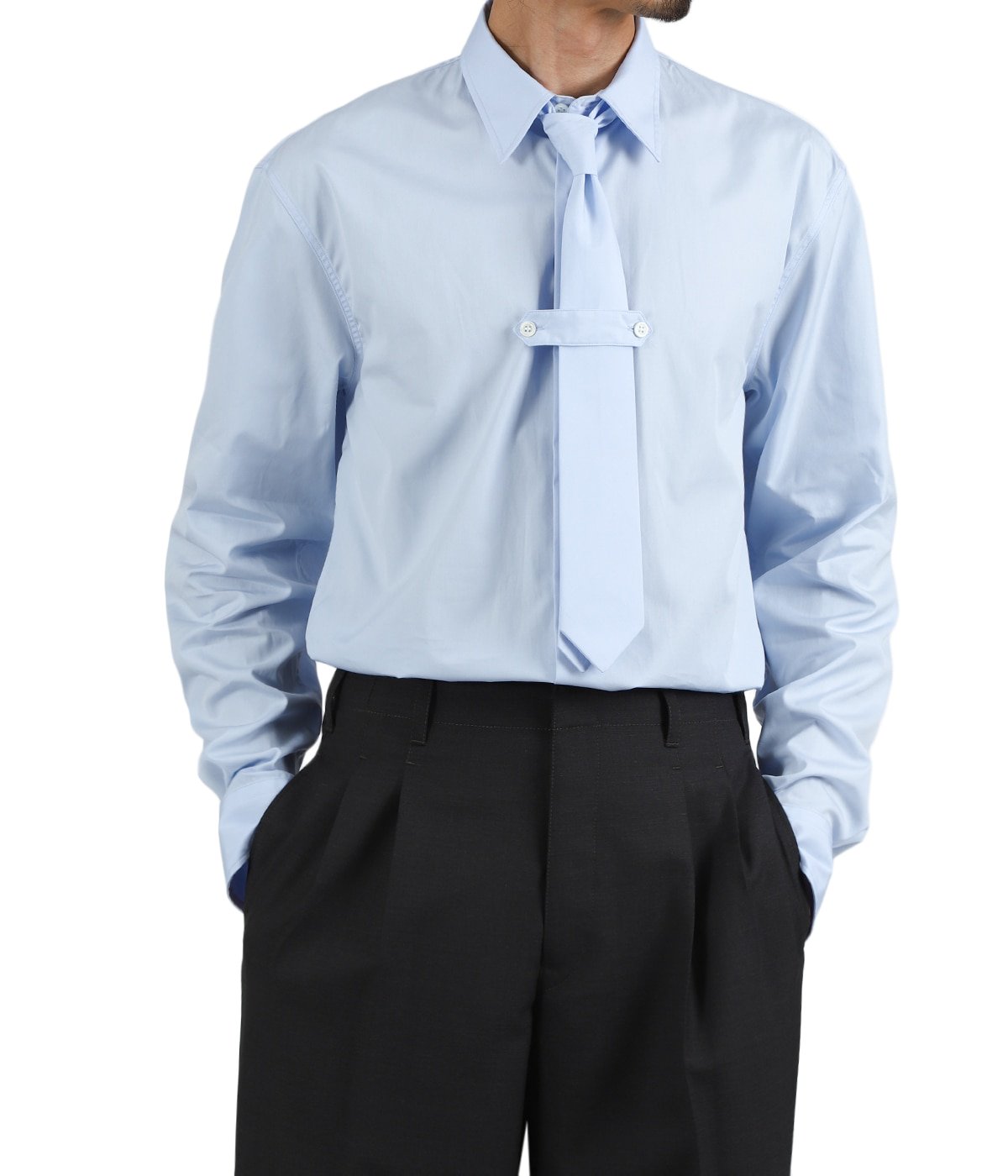 model（175cm / 60kg）B85 W75 H92 着用サイズ：44