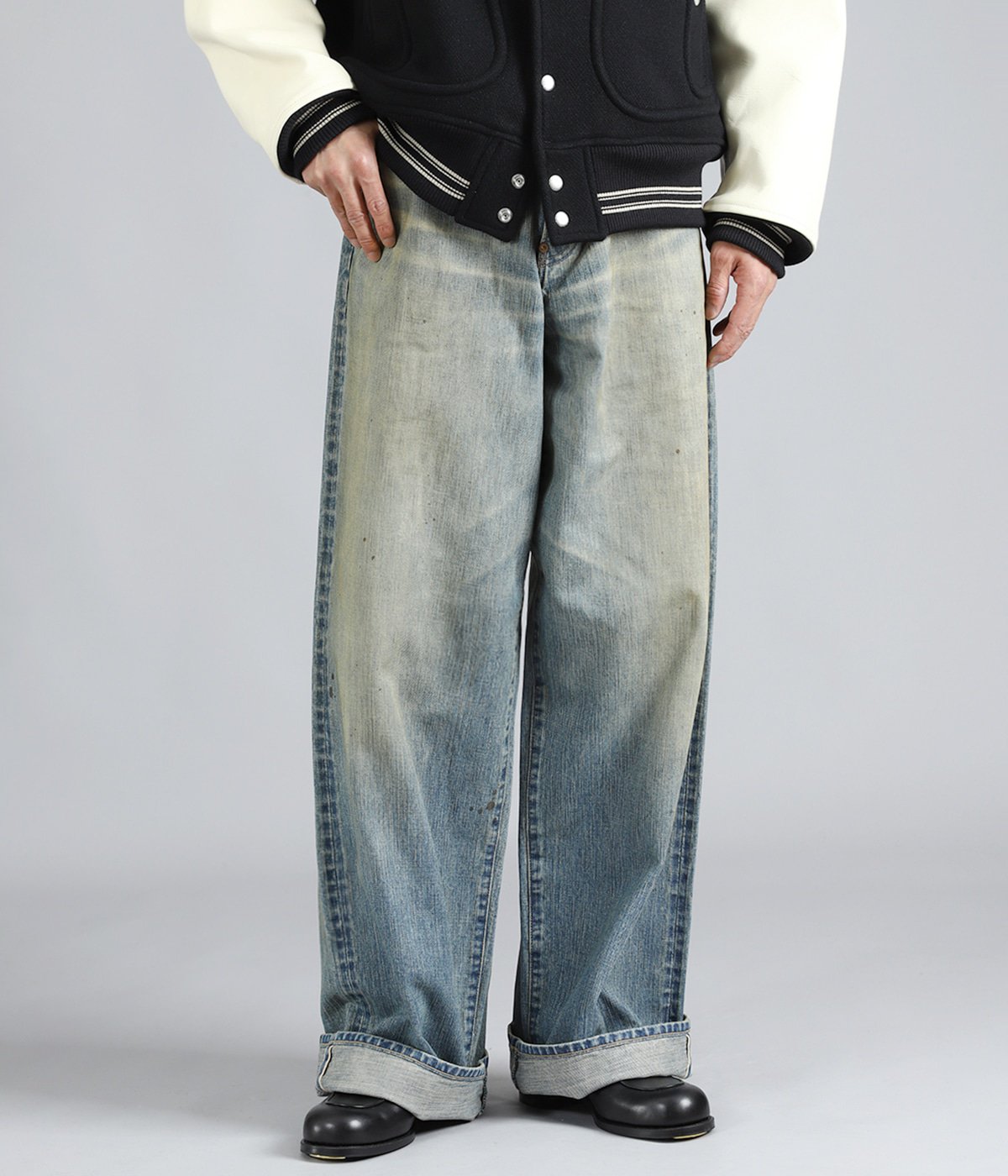 model（175cm / 60kg）B85 W75 H92 着用サイズ：32