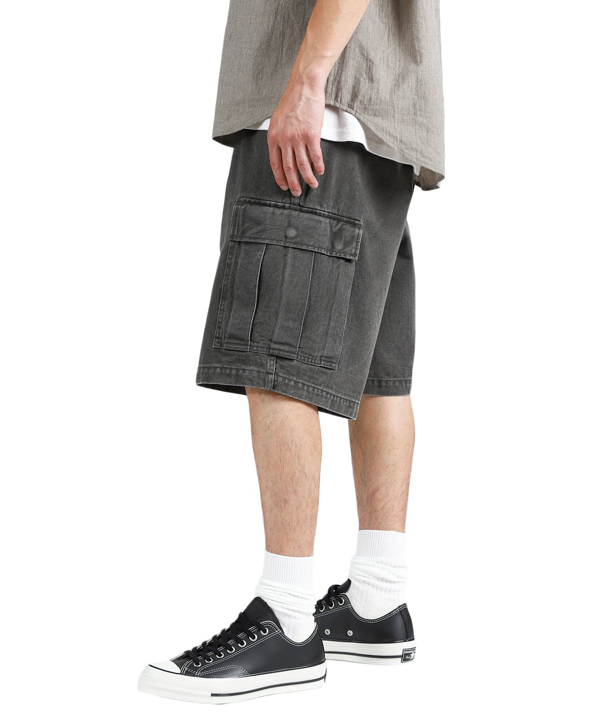 model（175cm / 60kg）B85 W75 H92 着用サイズ：30