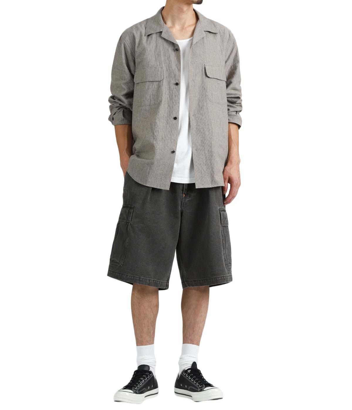 model（175cm / 60kg）B85 W75 H92 着用サイズ：2