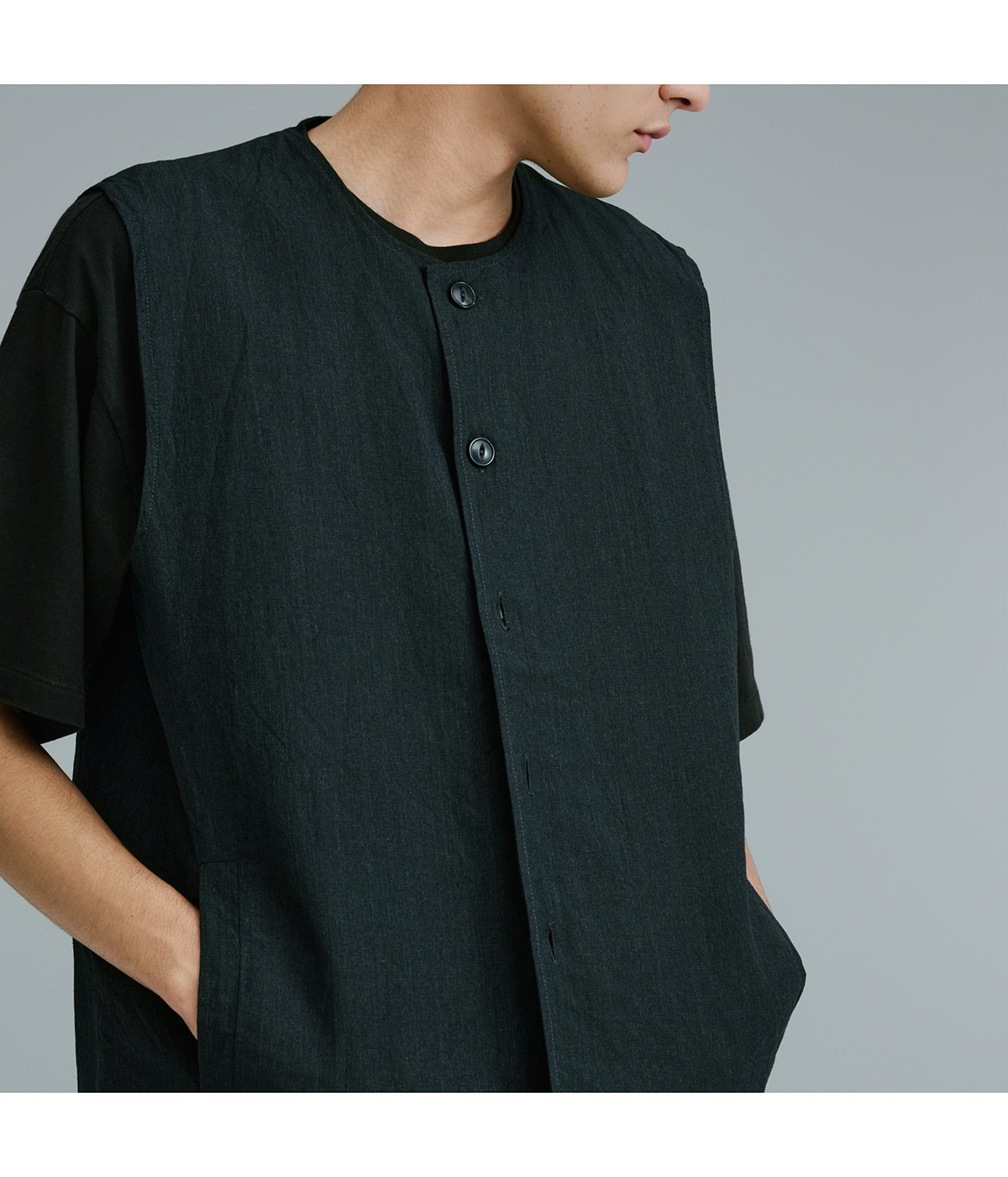 LINEN / WOOL TROPICAL CREW NECK VEST | GOLD(ゴールド) / トップス