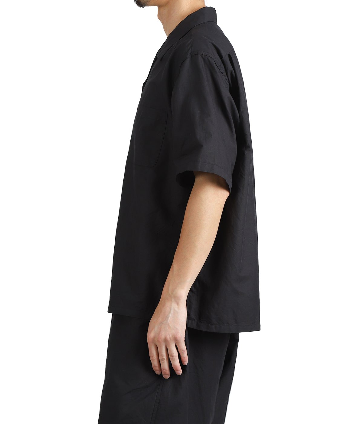 model（175cm / 60kg）B85 W75 H92 着用サイズ：M
