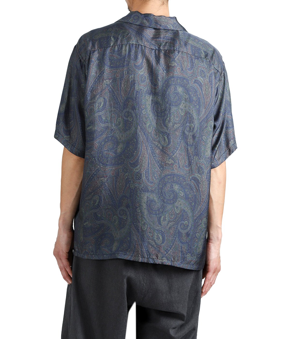 model（175cm / 60kg）B85 W75 H92 着用サイズ：M