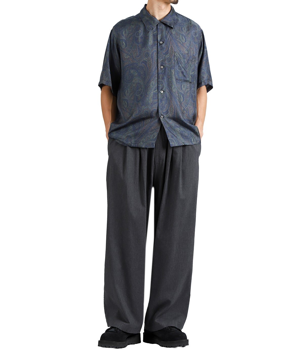 model（175cm / 60kg）B85 W75 H92 着用サイズ：M