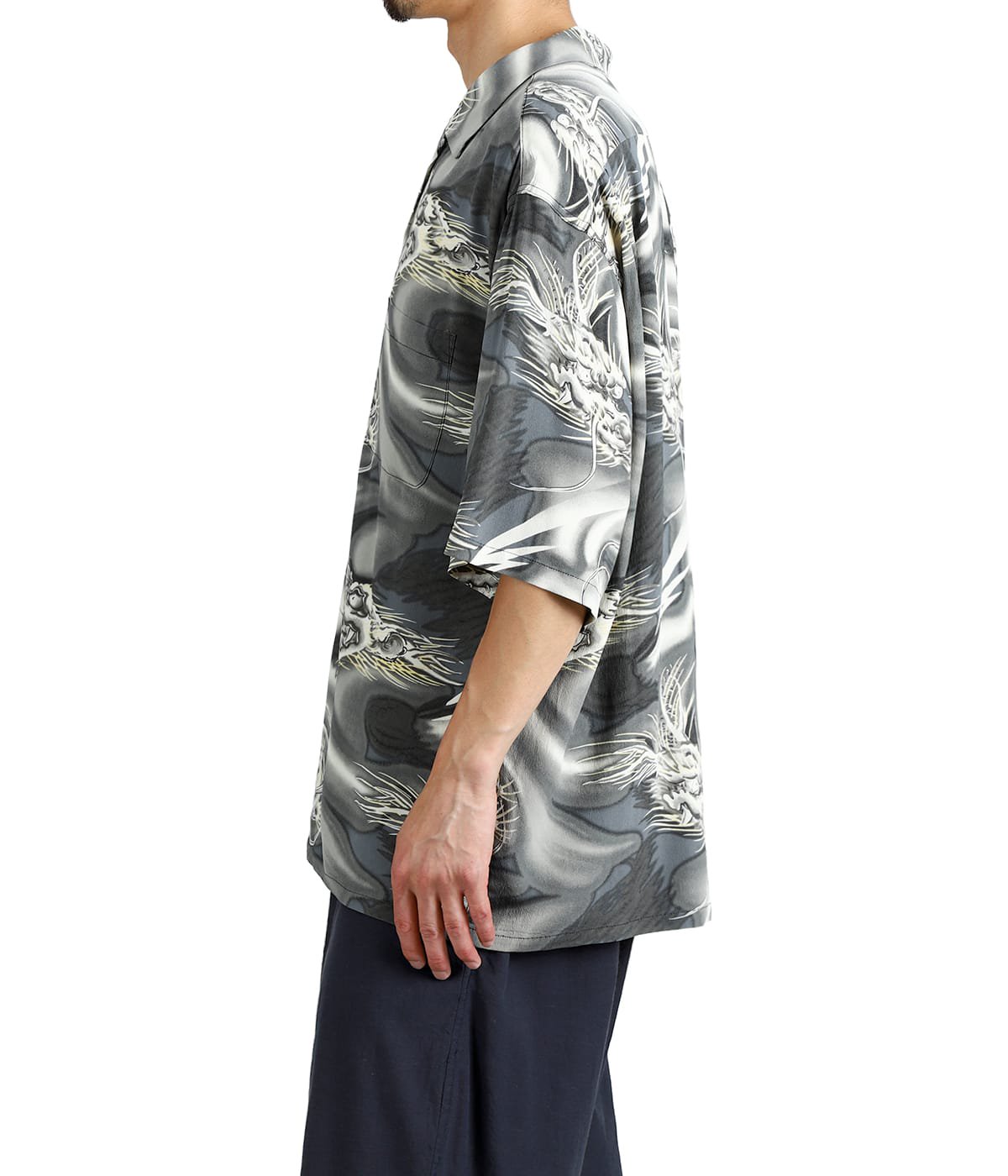 model(175cm / 60kg)B85 W75 H92 着用サイズ：M