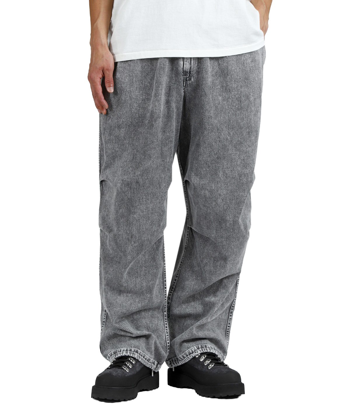 model(175cm / 60kg)B85 W75 H92 着用サイズ：M