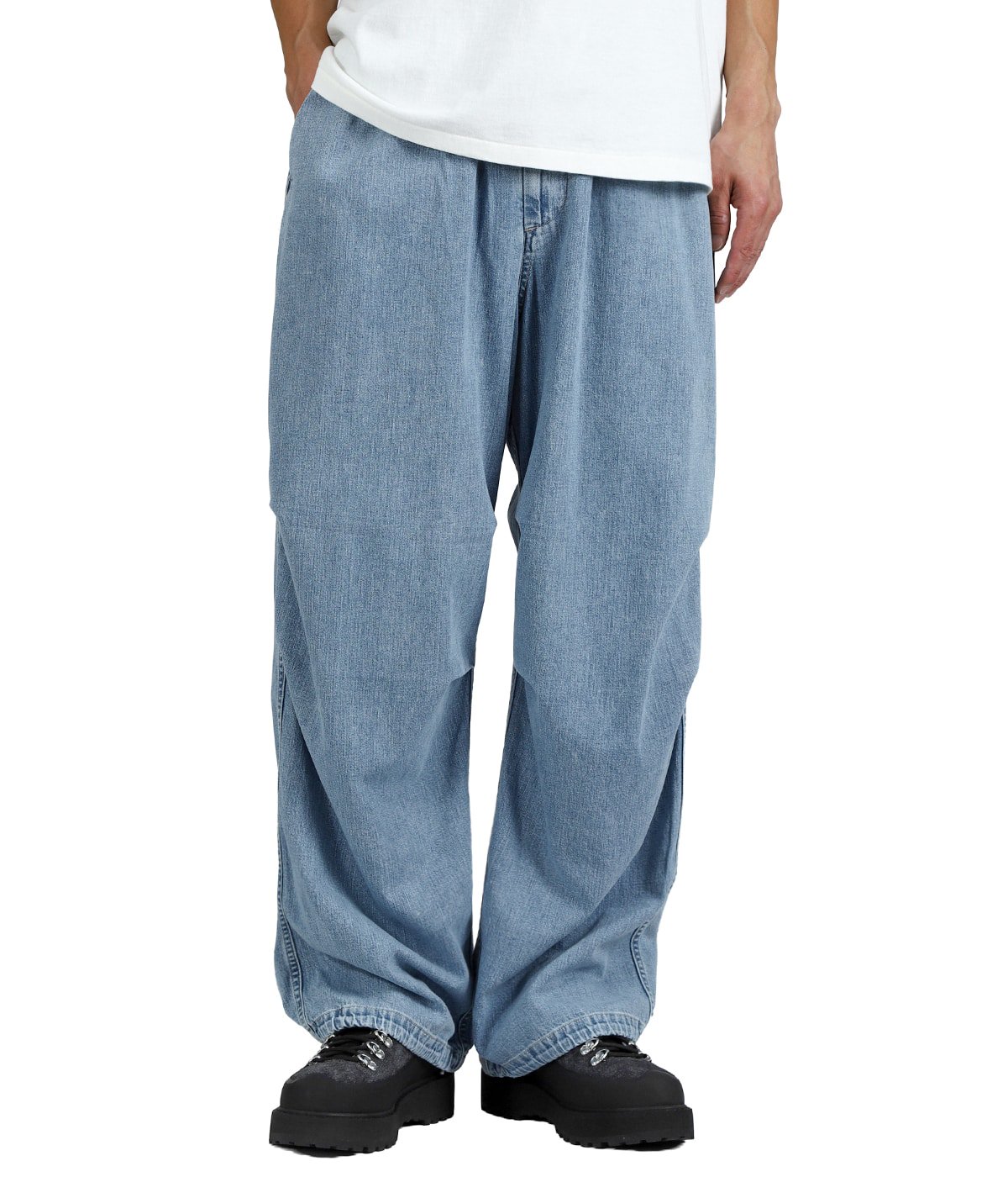 model(175cm / 60kg)B85 W75 H92 着用サイズ：M