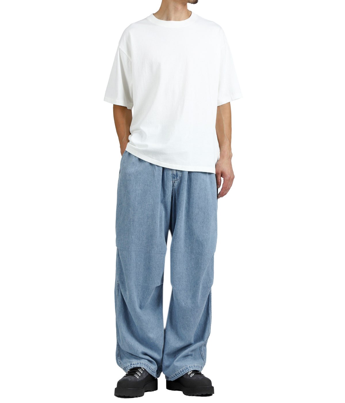 model(175cm / 60kg)B85 W75 H92 着用サイズ：M