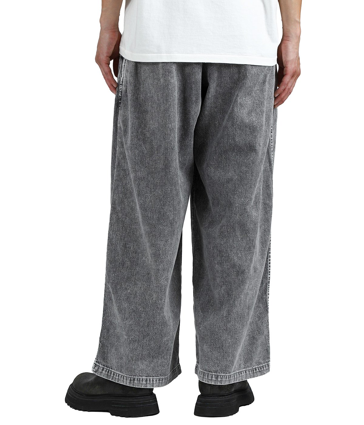 model(175cm / 60kg)B85 W75 H92 着用サイズ：M