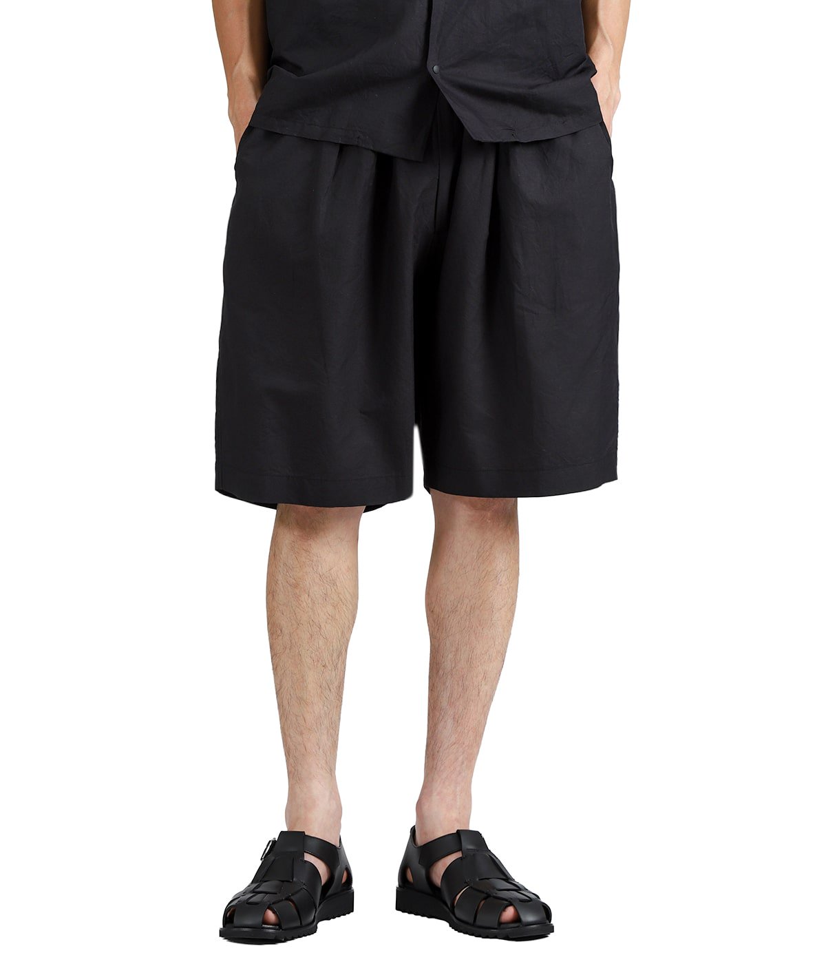 model（175cm / 60kg）B85 W75 H92 着用サイズ：M