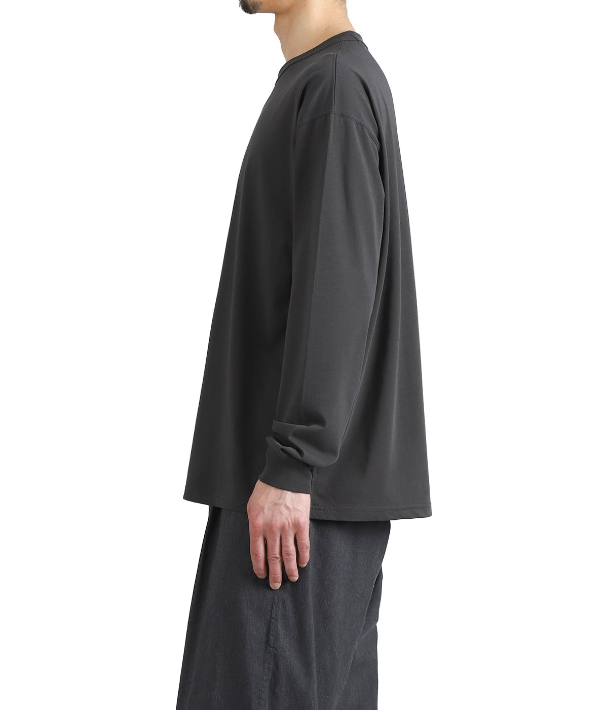 model(175cm / 60kg)B85 W75 H92 着用サイズ：M