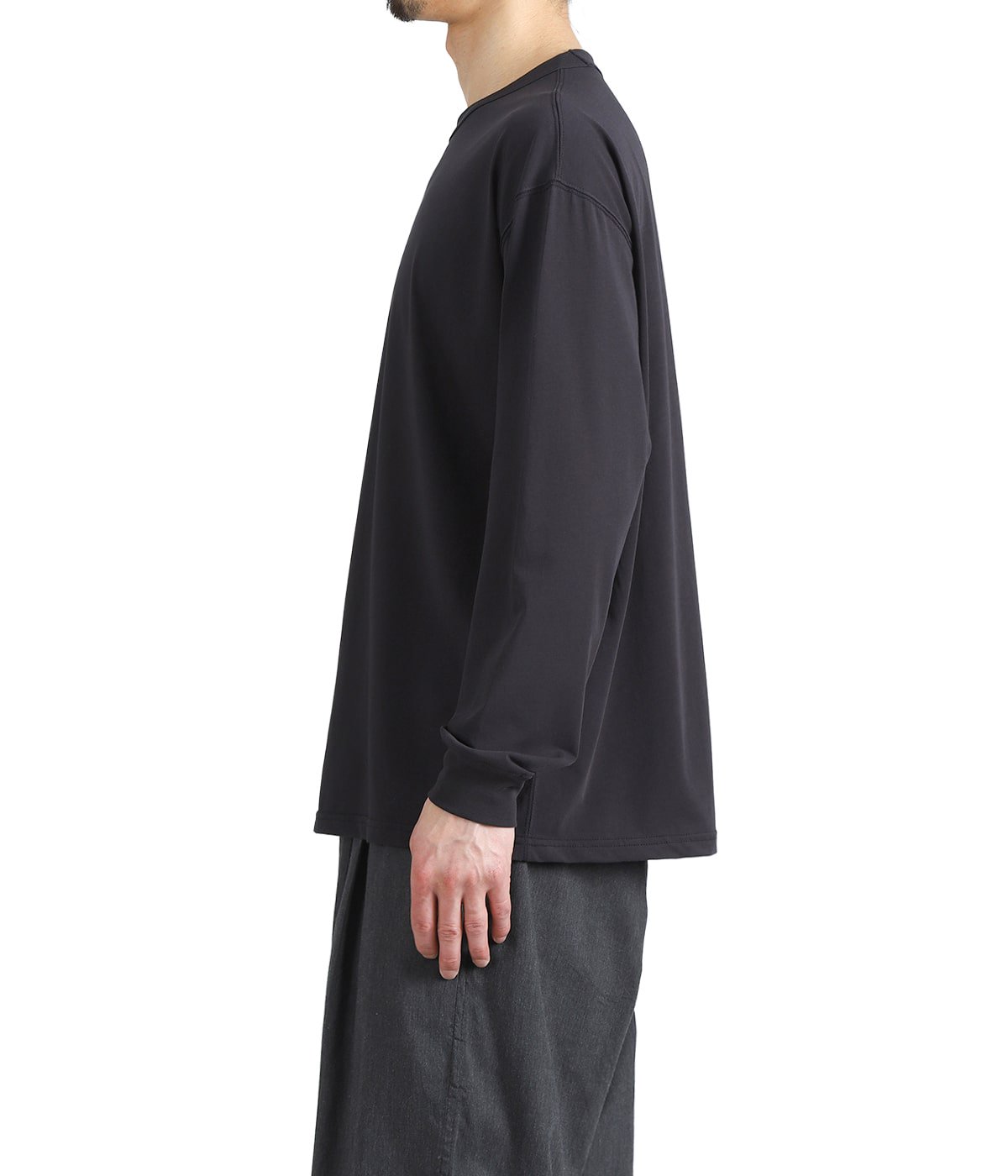 model(175cm / 60kg)B85 W75 H92 着用サイズ：M