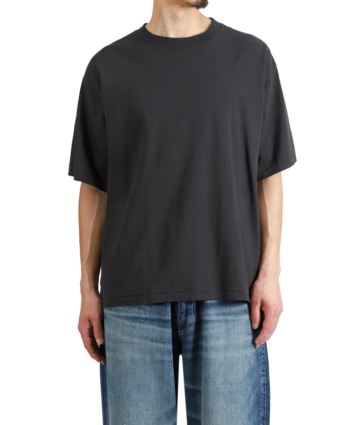 model（175cm / 60kg）B85 W75 H92 着用サイズ：M