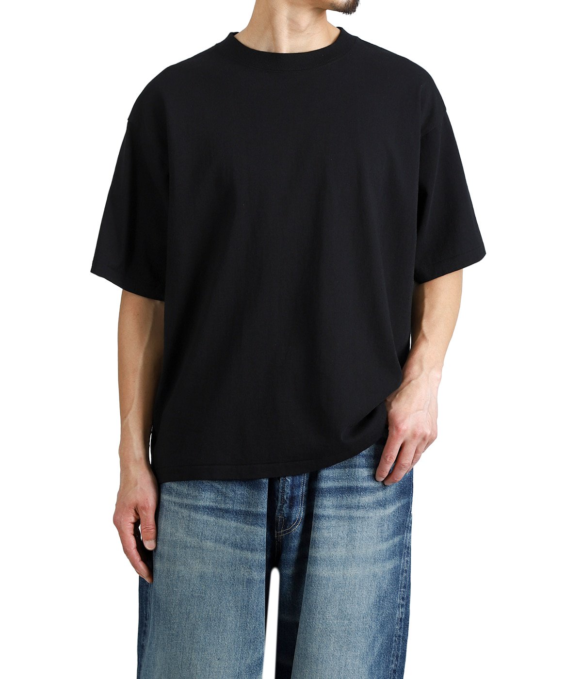 model（175cm / 60kg）B85 W75 H92 着用サイズ：M