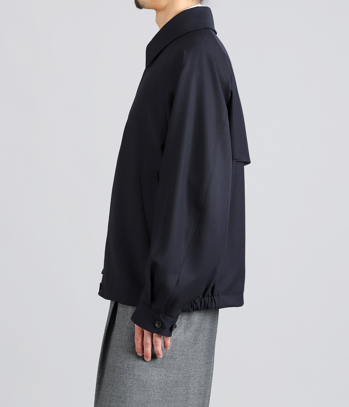 model（175cm / 60kg）B85 W75 H92 着用サイズ：46
