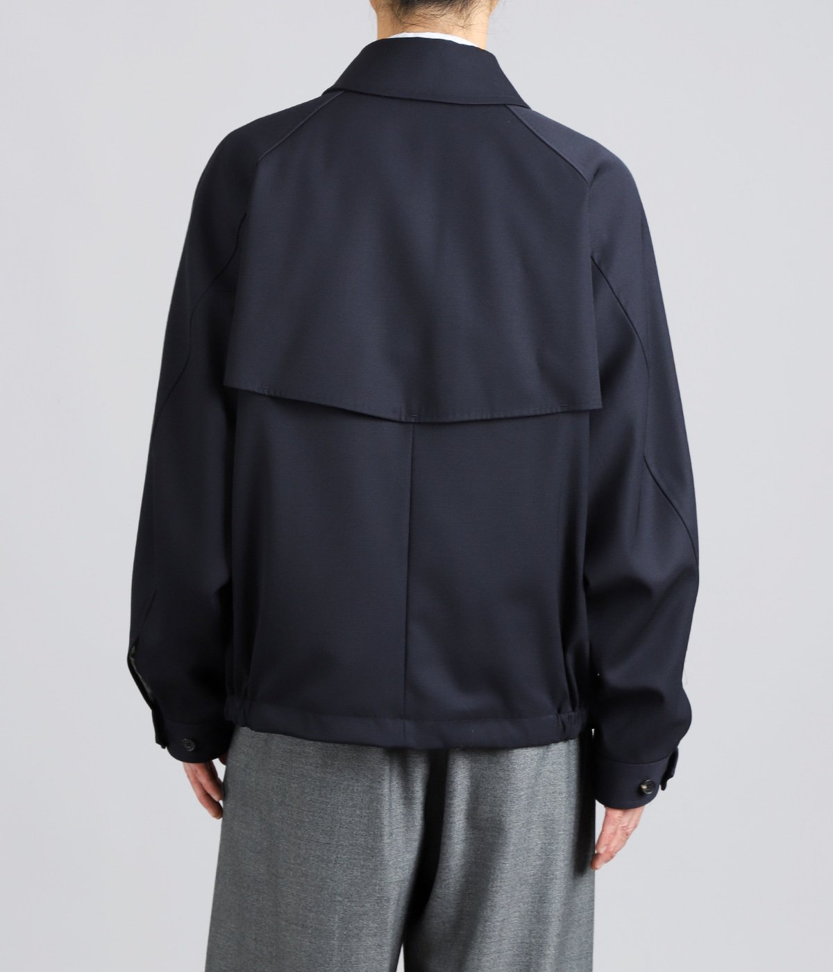 model（175cm / 60kg）B85 W75 H92 着用サイズ：46