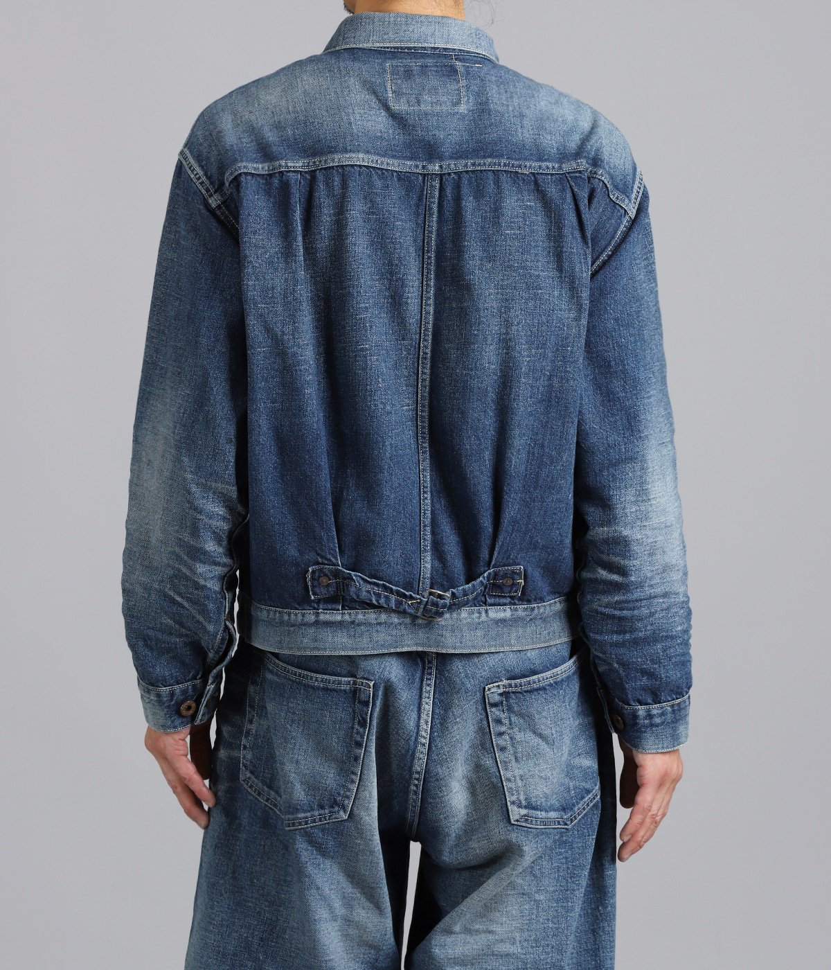 model(175cm / 60kg)B85 W75 H92 着用サイズ：M