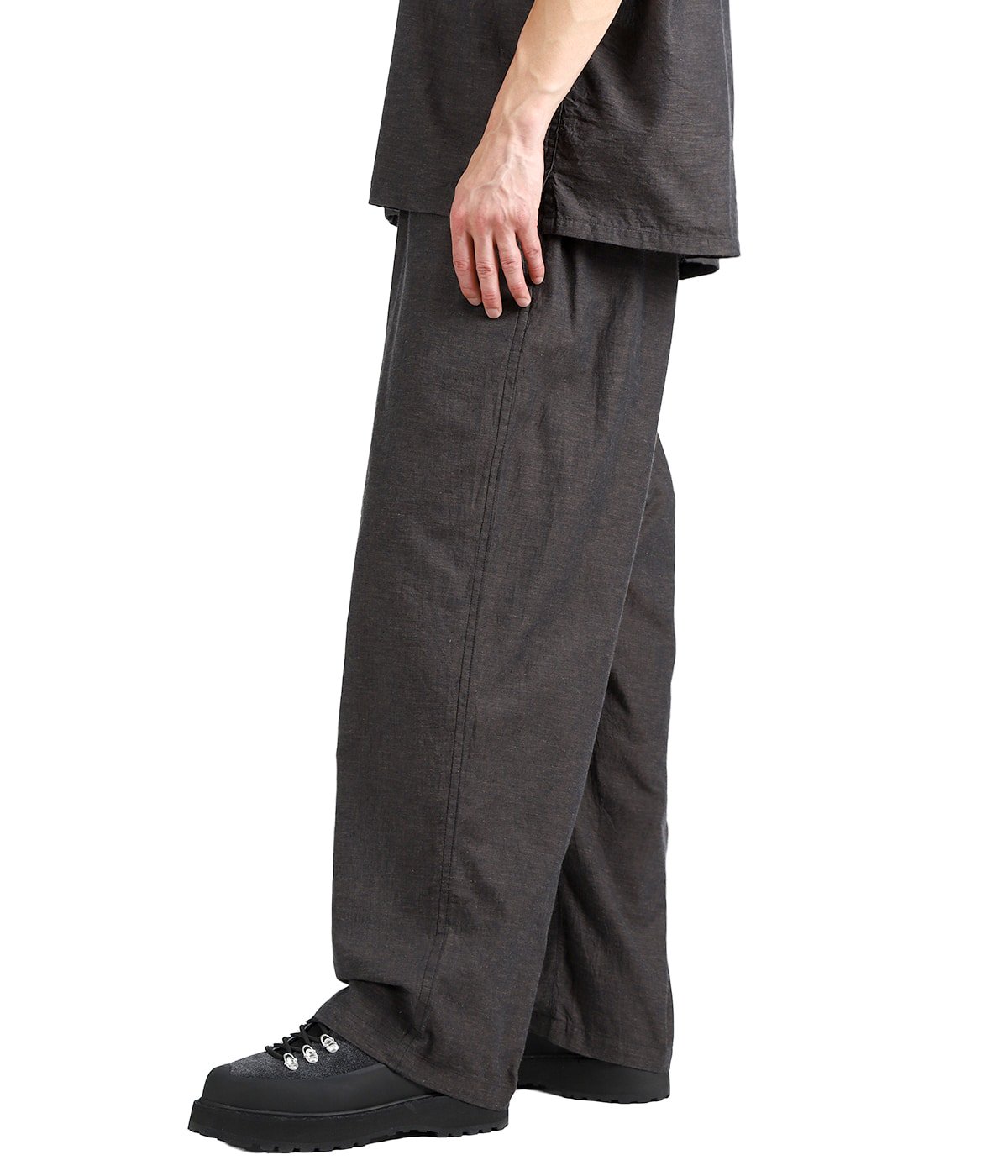 model(175cm / 60kg)B85 W75 H92 着用サイズ：M