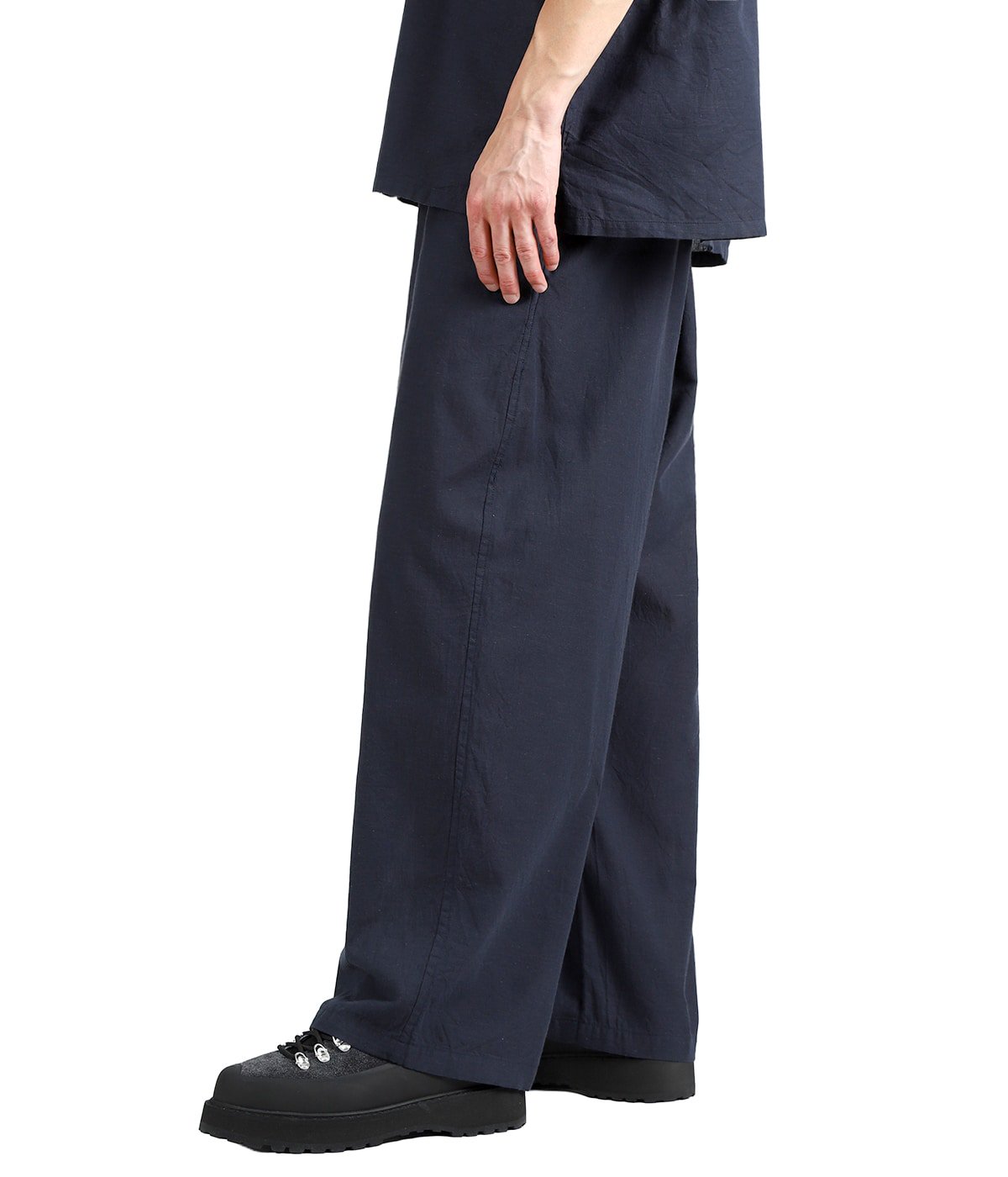 model(175cm / 60kg)B85 W75 H92 着用サイズ：M