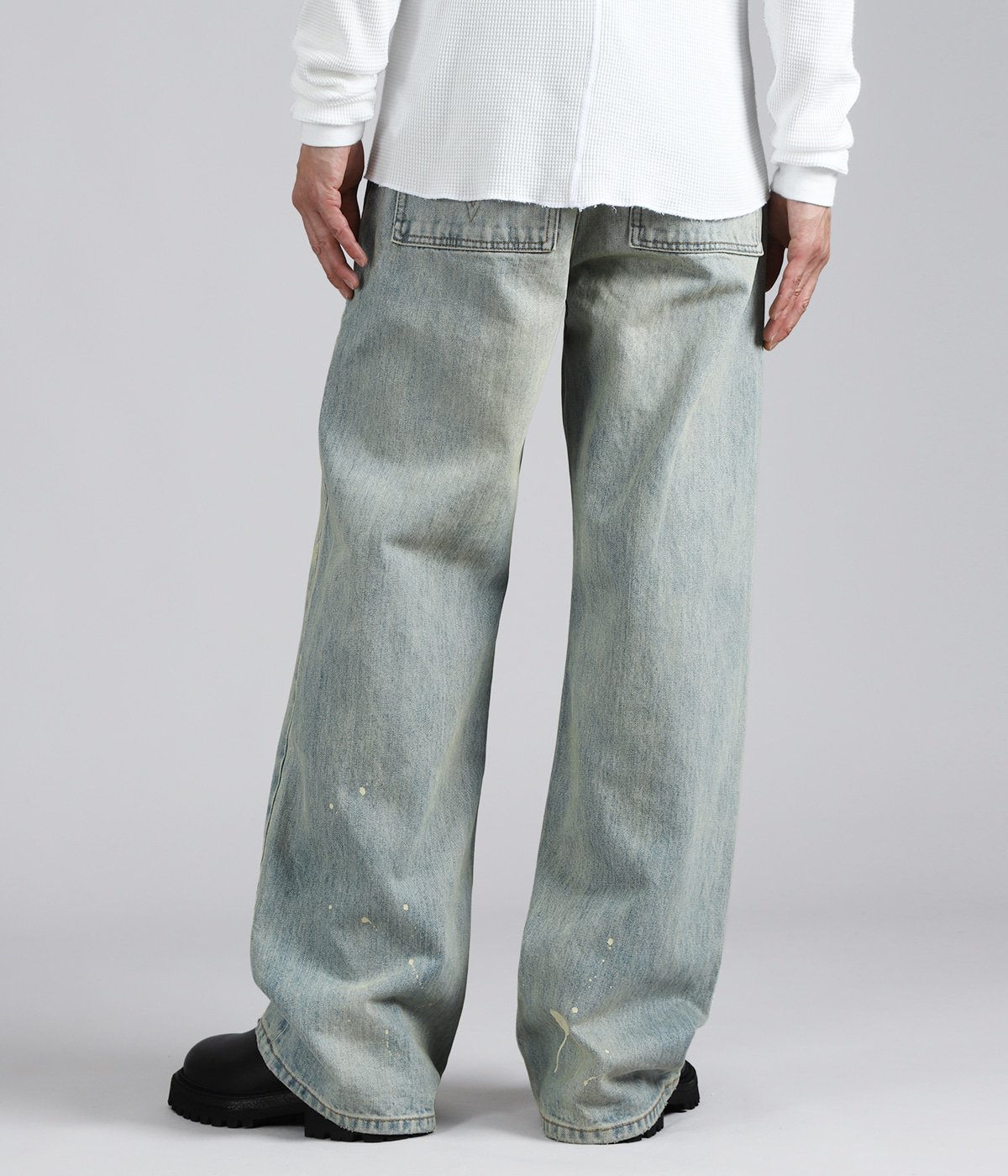 model（175cm / 60kg）B85 W75 H92 着用サイズ：30