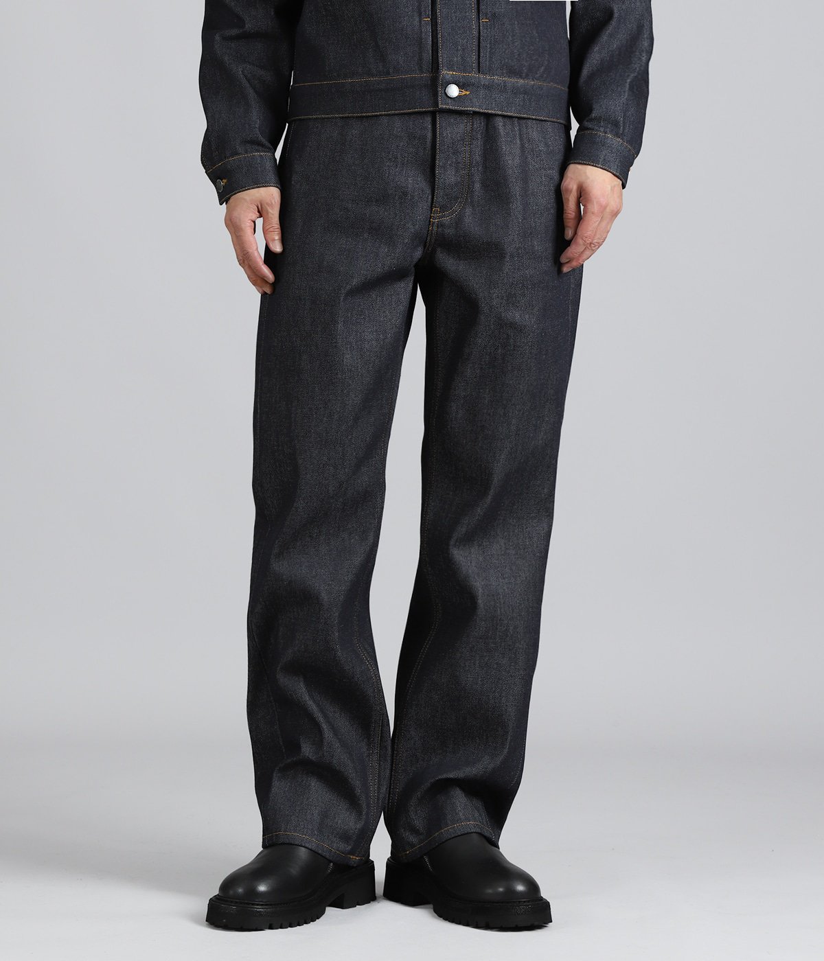 model（175cm / 60kg）B85 W75 H92 着用サイズ：30