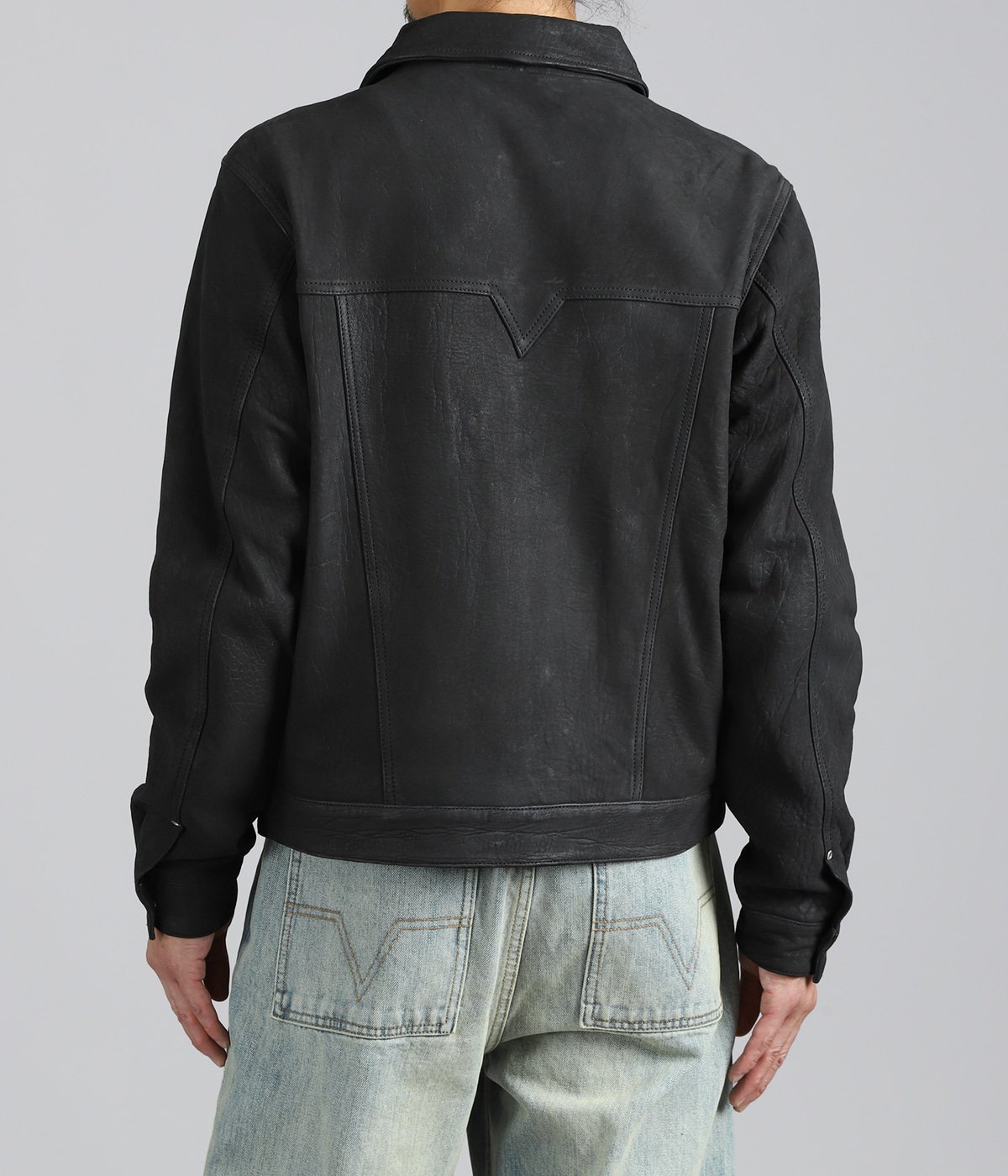 model(175cm / 60kg)B85 W75 H92 着用サイズ：S