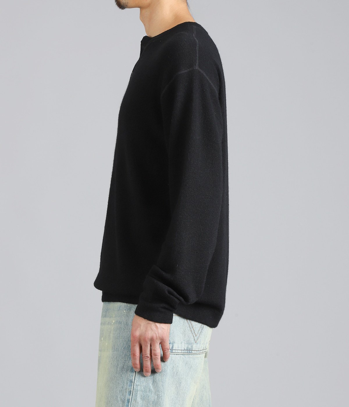 model（175cm / 60kg）B85 W75 H92 着用サイズ：M