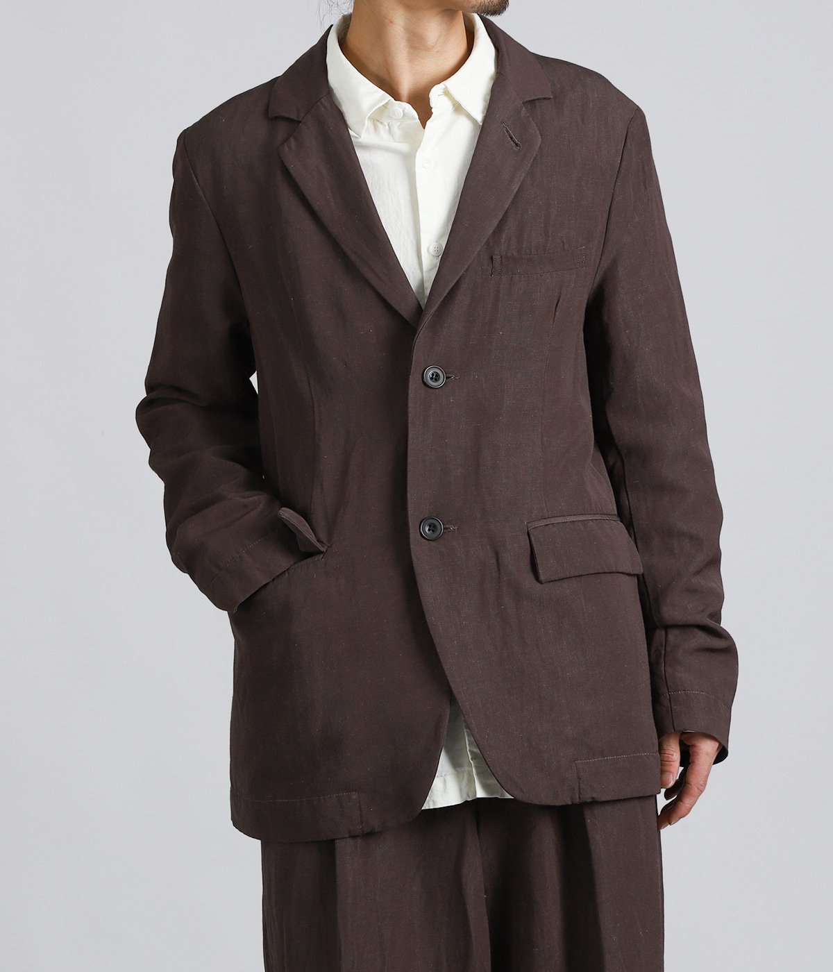 model（175cm / 60kg）B85 W75 H92 着用サイズ：S