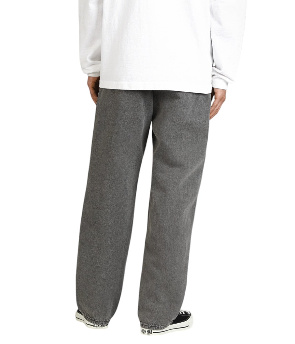 model（175cm / 60kg）B85 W75 H92 着用サイズ：32inch