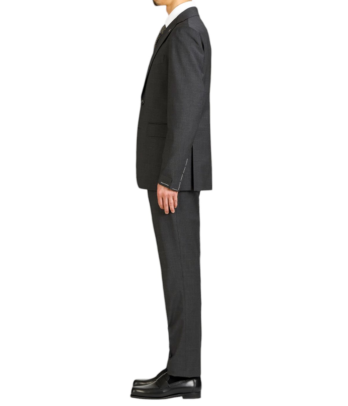 model（175cm / 60kg）B85 W75 H92 着用サイズ：46