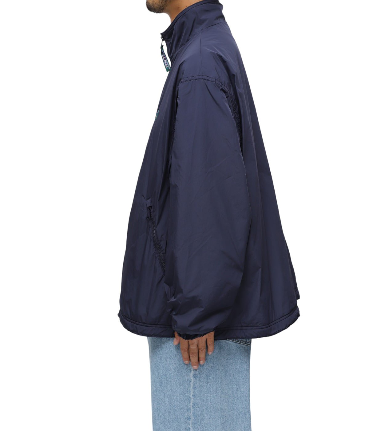 model（184cm / 63kg）B85 W80 H102 着用サイズ：XL