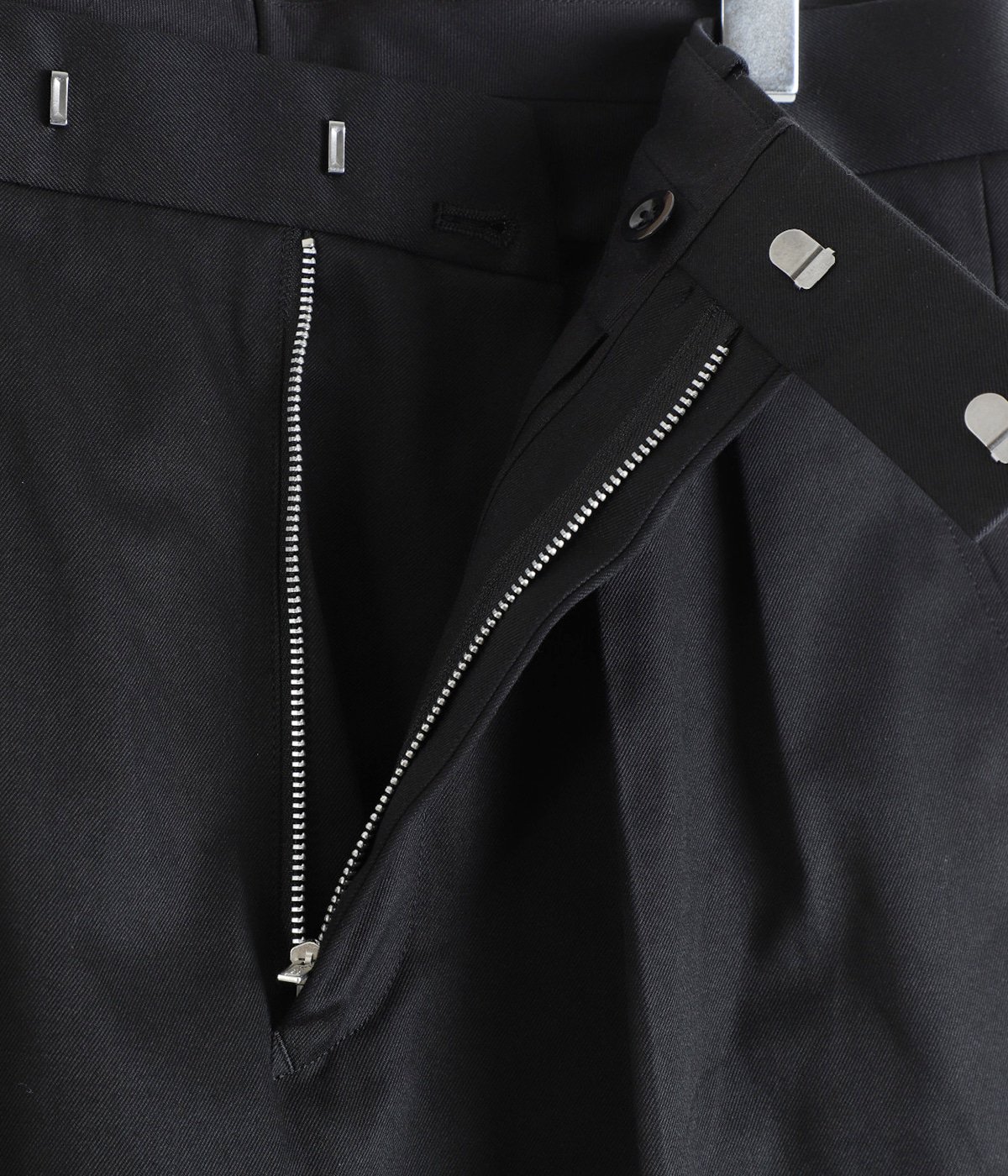 San Joaquin Cotton Pleated Trousers | Scye(サイ ベーシックス