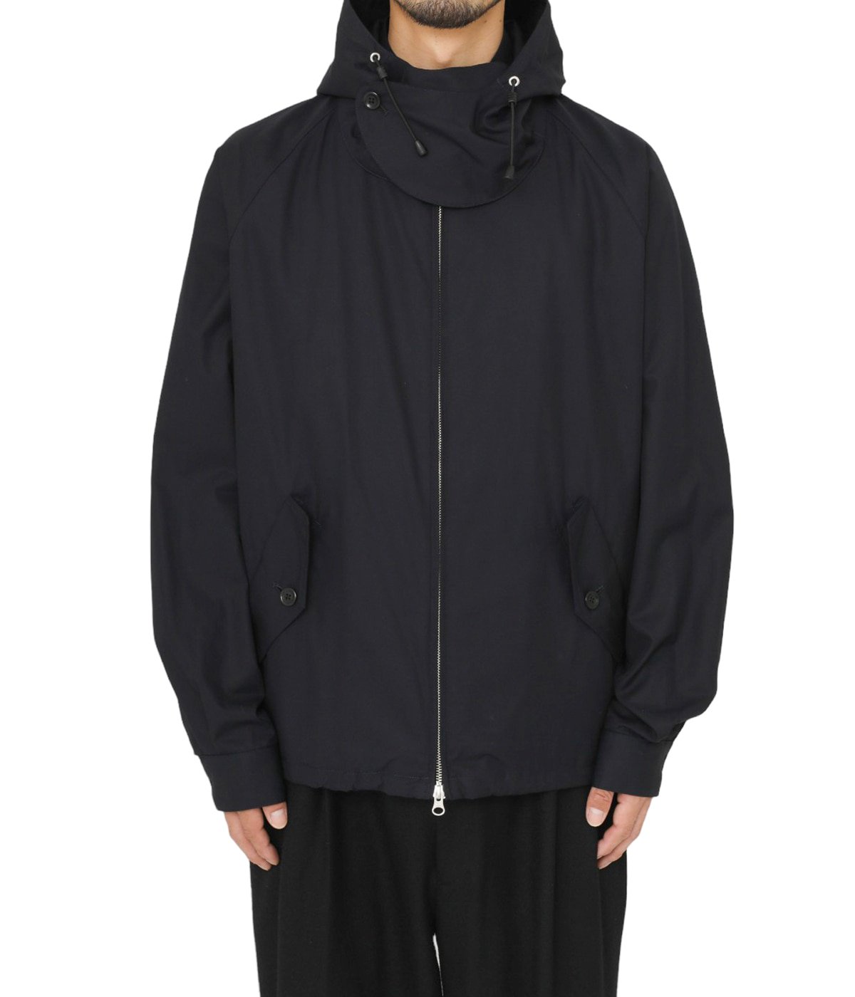model（184cm / 63kg）B85 W80 H102 着用サイズ：L