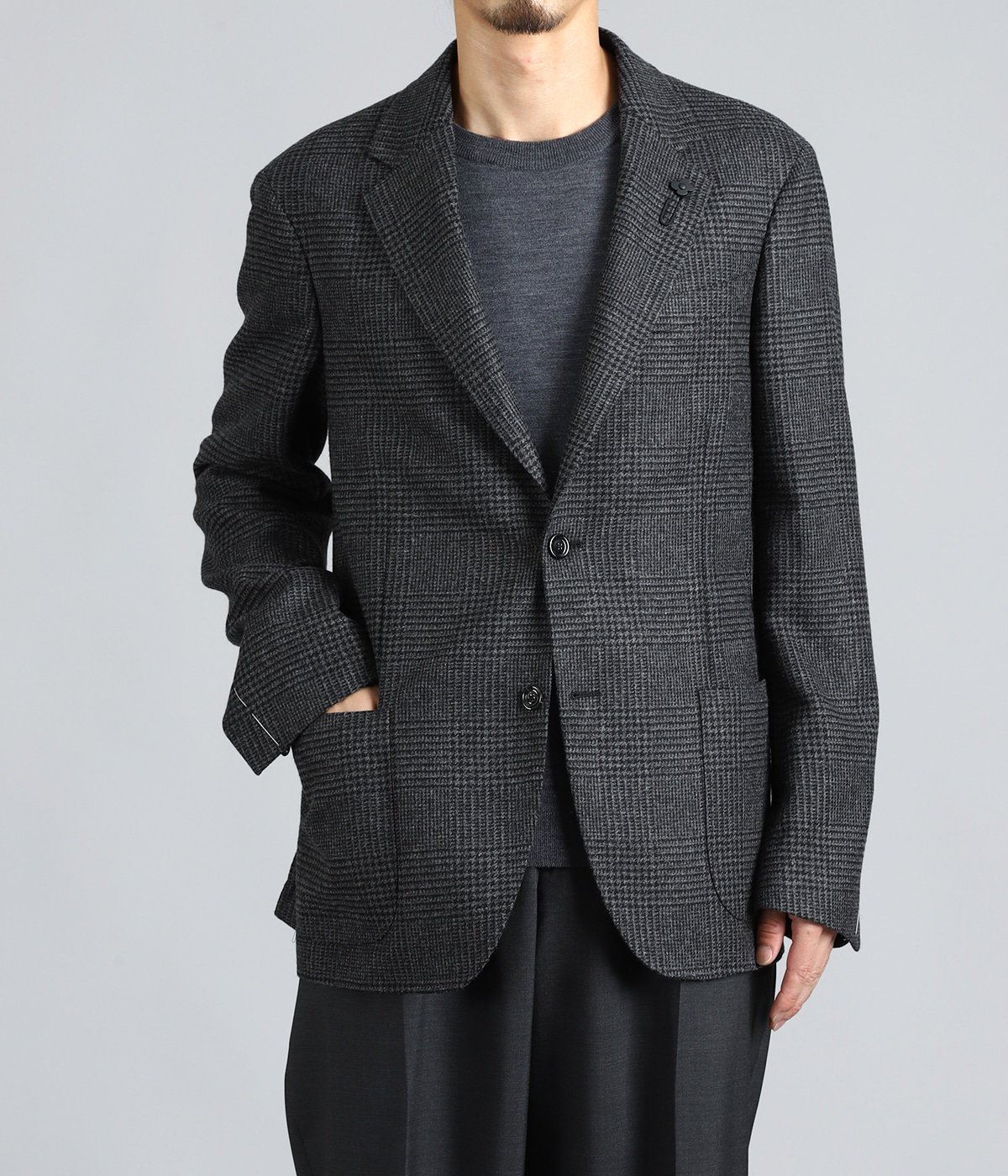 model(175cm / 60kg)B85 W75 H92 着用サイズ：48