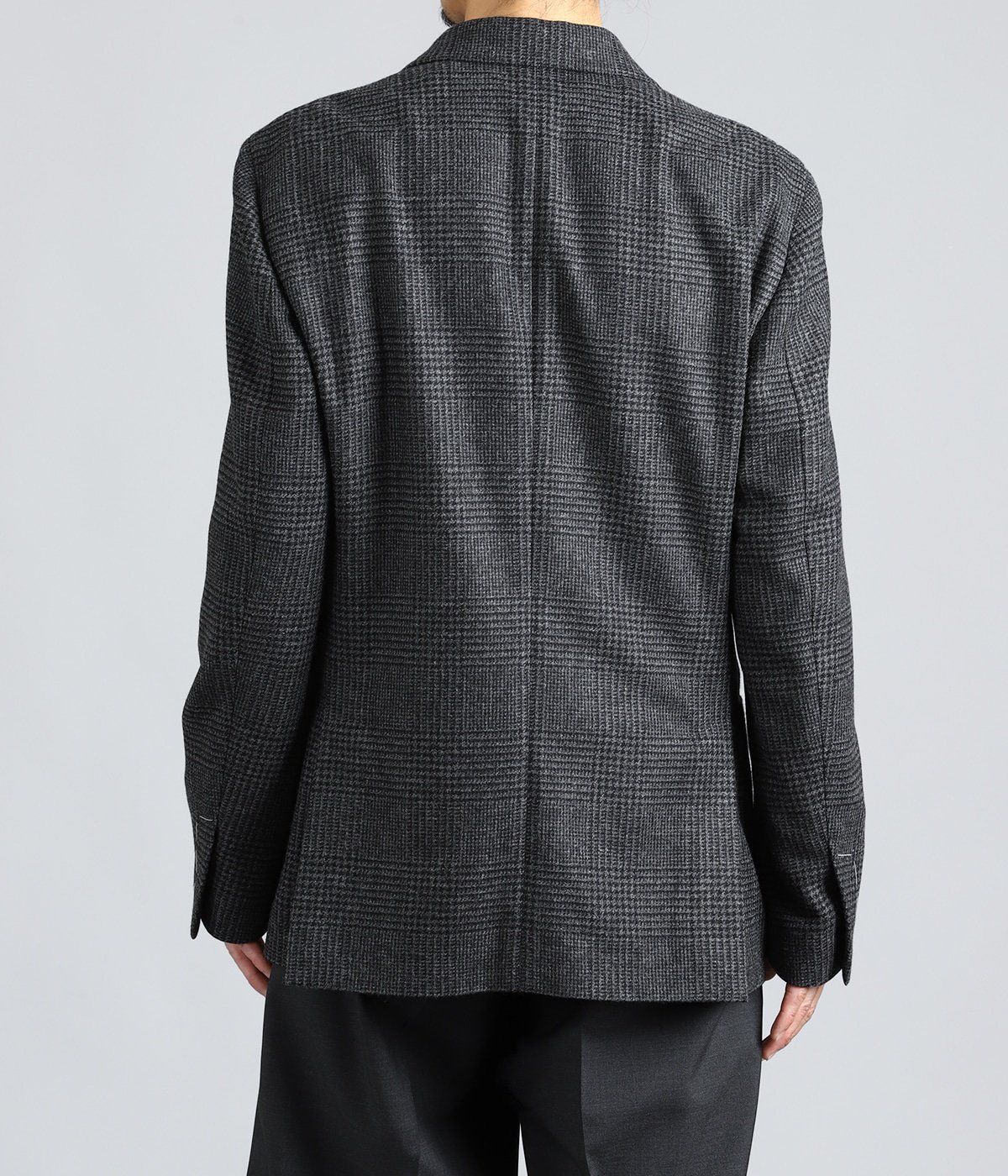 model(175cm / 60kg)B85 W75 H92 着用サイズ：48